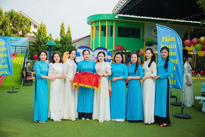 Trường mầm non trung kiên