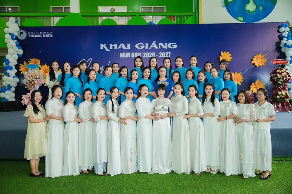 Cô giáo mầm non trung kiên